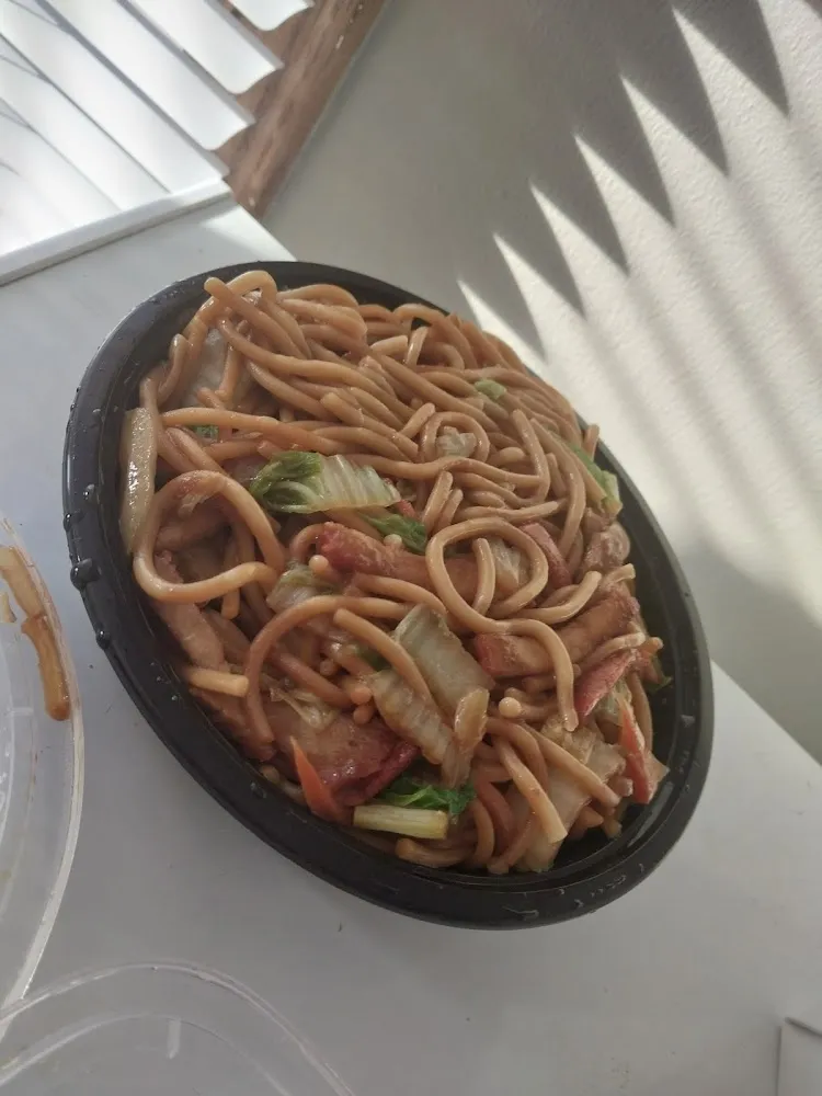 Roast Pork Lo Mein